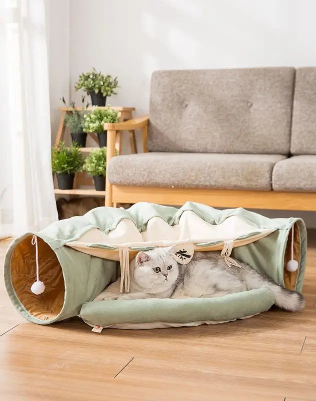 Collapsible cat tunnel